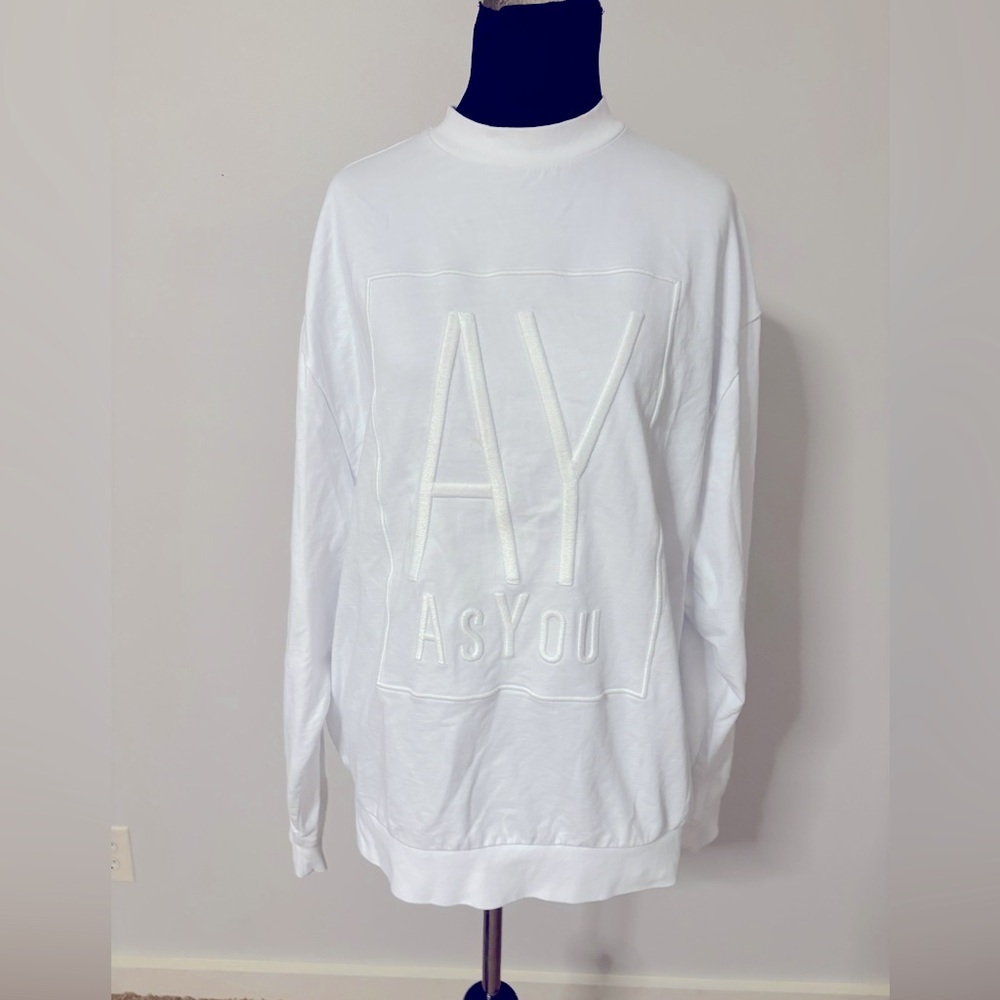 ARE YOU AM I Embroidered Crew Neck Sweatshirt